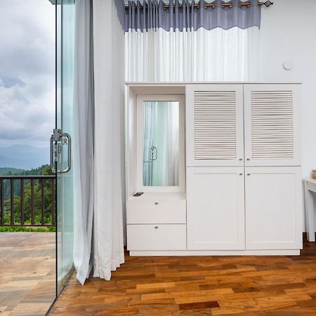 Villa Vajrapani Канди Екстериор снимка