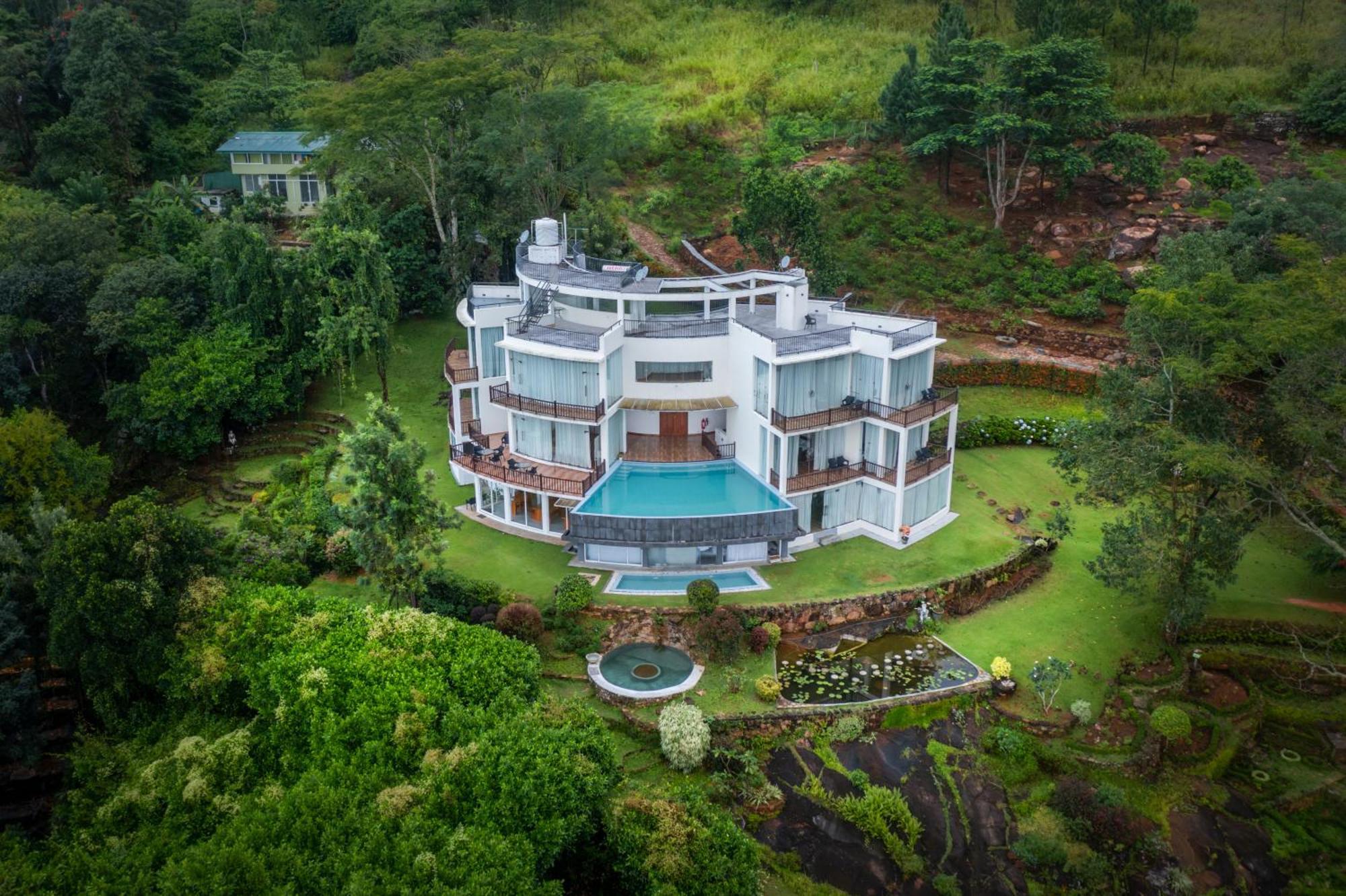 Villa Vajrapani Канди Екстериор снимка