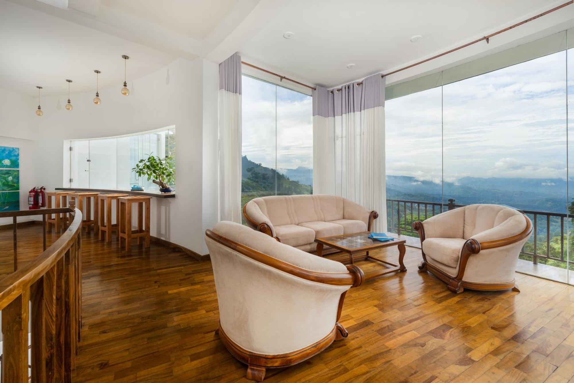 Villa Vajrapani Канди Екстериор снимка