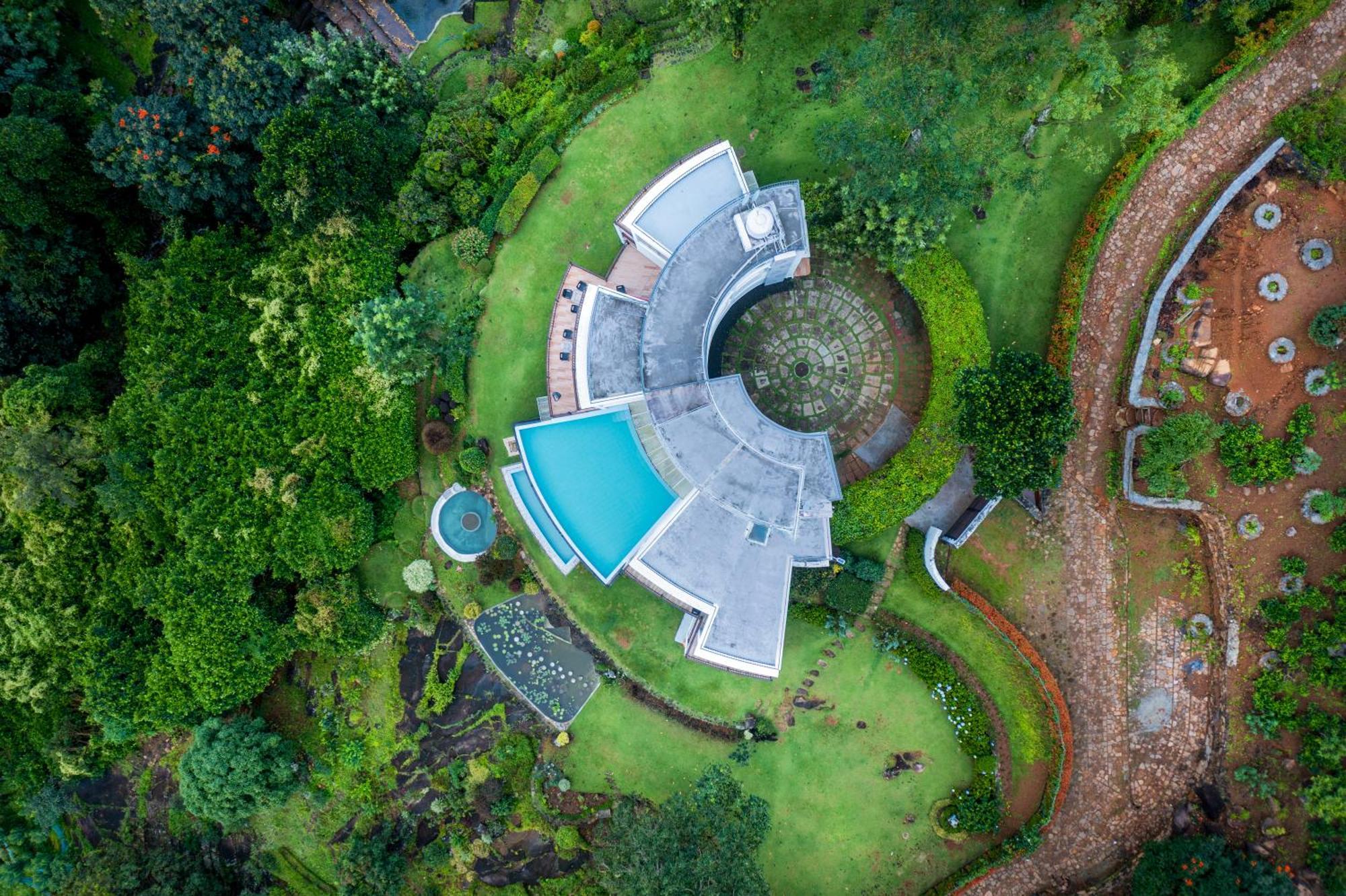 Villa Vajrapani Канди Екстериор снимка