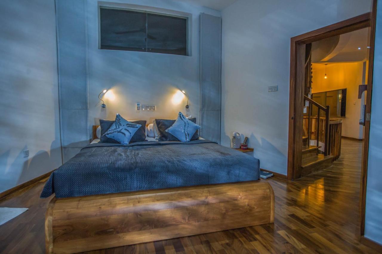 Villa Vajrapani Канди Екстериор снимка