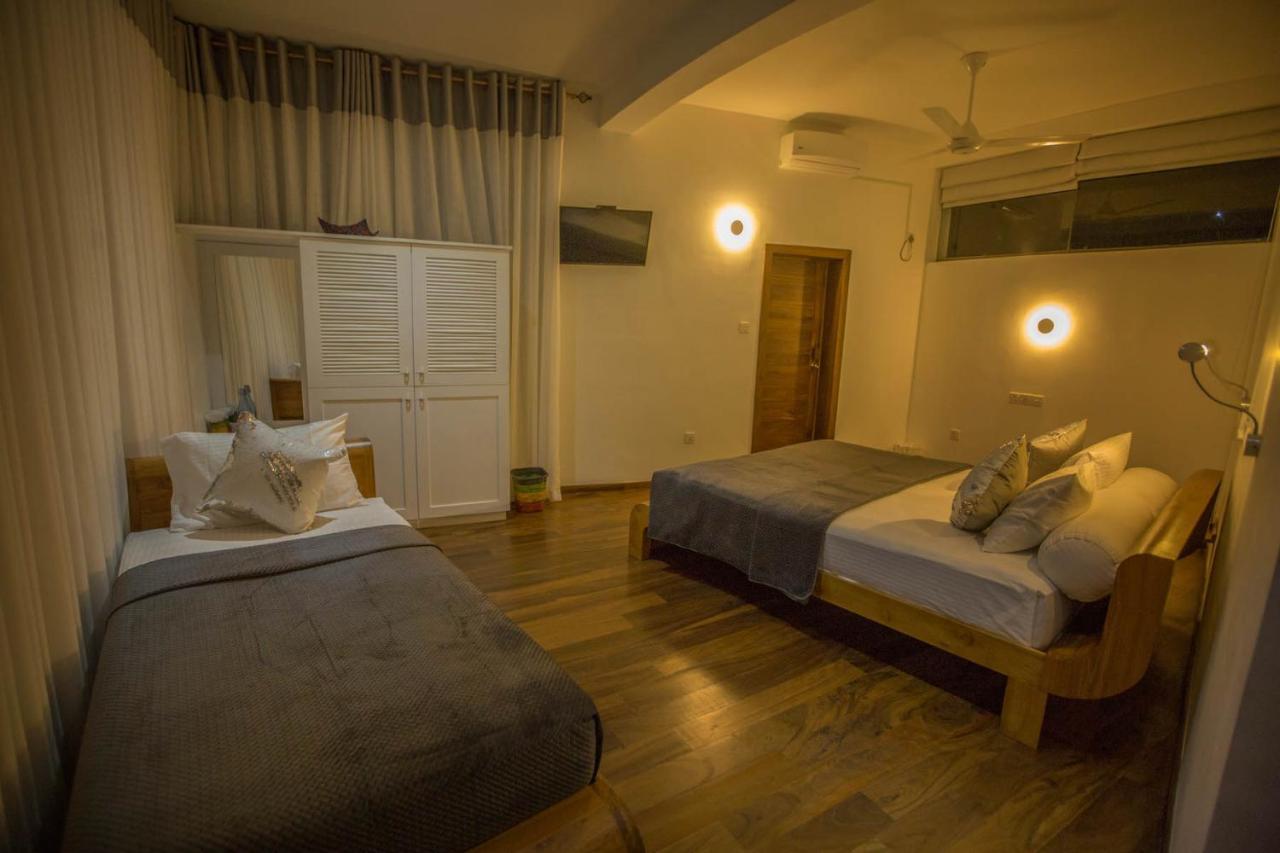 Villa Vajrapani Канди Екстериор снимка