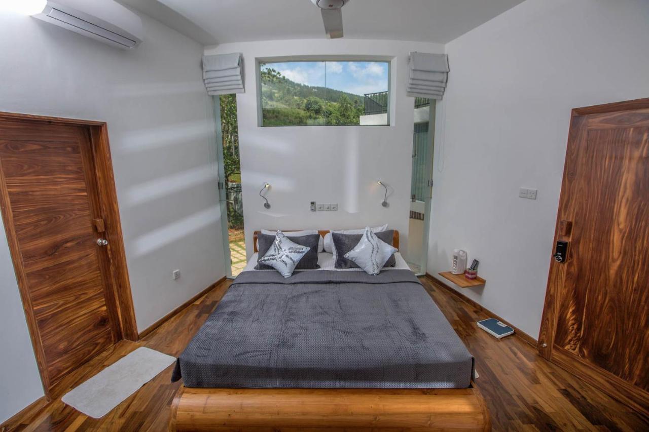 Villa Vajrapani Канди Екстериор снимка