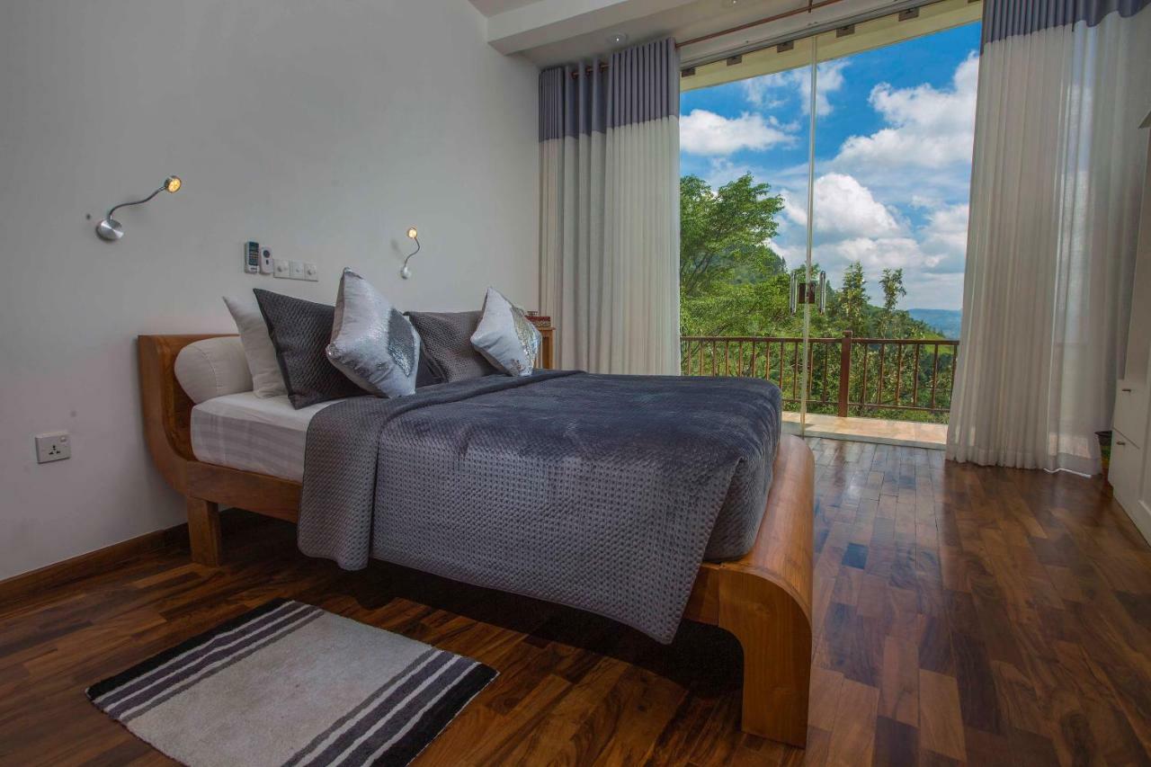 Villa Vajrapani Канди Екстериор снимка